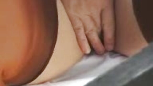 Αγαπημένος :  Το περίεργο ξανθό μωρό χτυπιέται από μεγαλύτερο, μυώδες καρφί Ενηλίκων XXX Βίντεο 